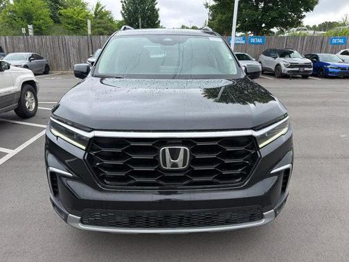 Crystal Black Pearl 2025 Honda Pilot Touring