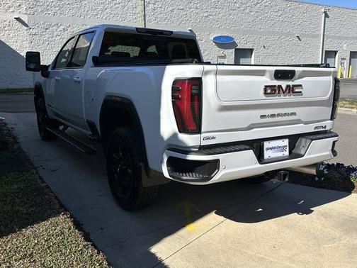 2025 GMC Sierra 2500 AT4