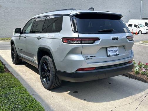2021 Jeep Grand Cherokee L Laredo