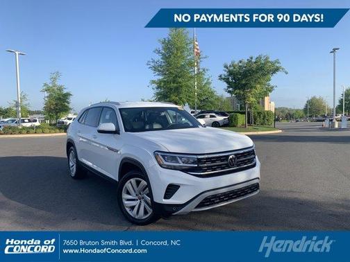 Pure White 2022 Volkswagen Atlas Cross Sport 3.6L V6 SE w/Technology