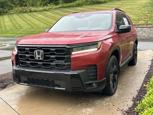 Radiant Red Metallic II 2026 Honda Pilot Black Edition