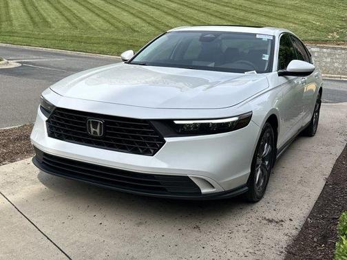 Platinum White Pearl 2024 Honda Accord EX