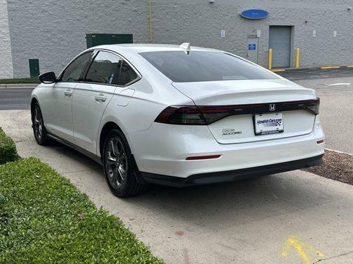 Platinum White Pearl 2024 Honda Accord EX