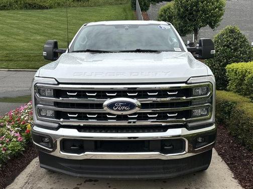 Oxford White 2026 Ford F-250 Lariat