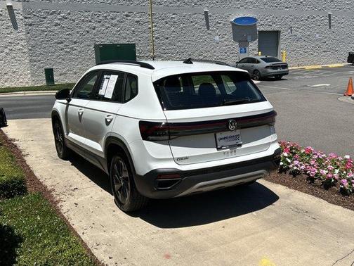 Pure White 2025 Volkswagen Taos 1.5T S