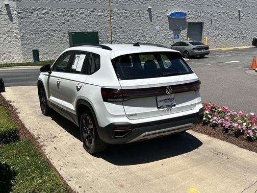 Pure White 2025 Volkswagen Taos 1.5T S