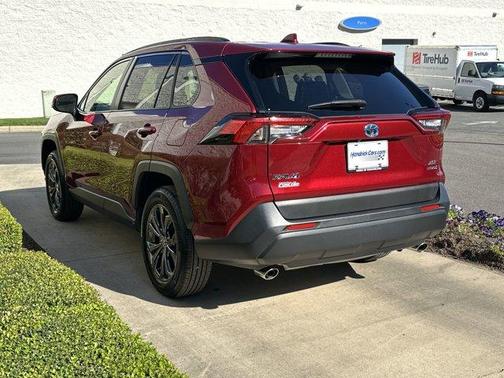 2022 Toyota RAV4 Hybrid XLE Premium