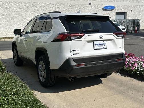 2019 Toyota RAV4 LE