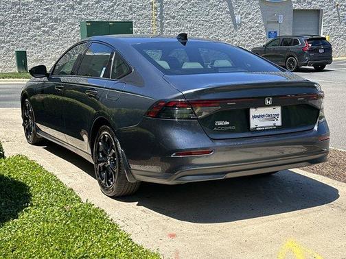 Meteorite Gray Metallic 2025 Honda Accord SE