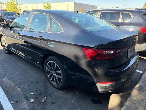 Deep Black Pearl Effect 2025 Volkswagen Jetta 1.5T SE