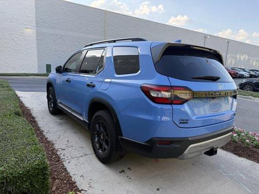 Sky Blue Pearl 2024 Honda Pilot TrailSport
