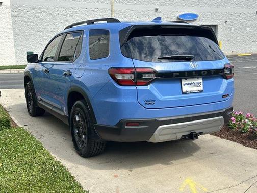 Sky Blue Pearl 2024 Honda Pilot TrailSport