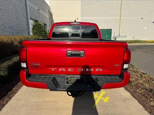 2022 Toyota Tacoma SR