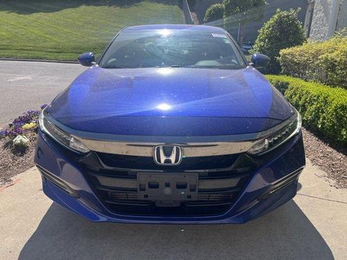 Still Night Pearl 2018 Honda Accord Sport