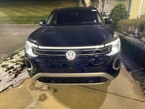 2024 Volkswagen Atlas 2.0T Peak Edition SEL