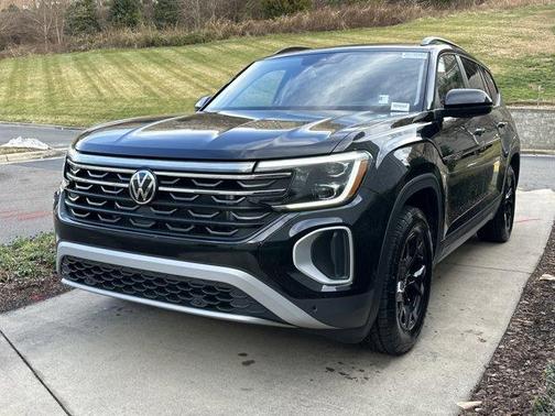 2024 Volkswagen Atlas 2.0T Peak Edition SEL