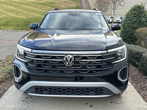 2024 Volkswagen Atlas 2.0T Peak Edition SEL
