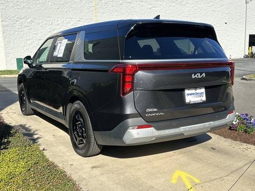 2025 Kia Carnival LXS