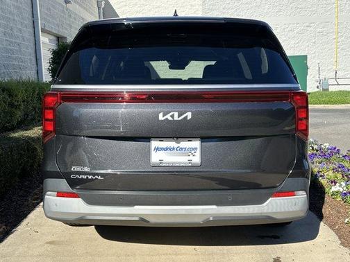 2025 Kia Carnival LXS