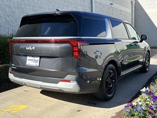 2025 Kia Carnival LXS