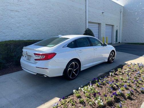 Photo 4 of 9 of 2020 Honda Accord Sport 1.5T