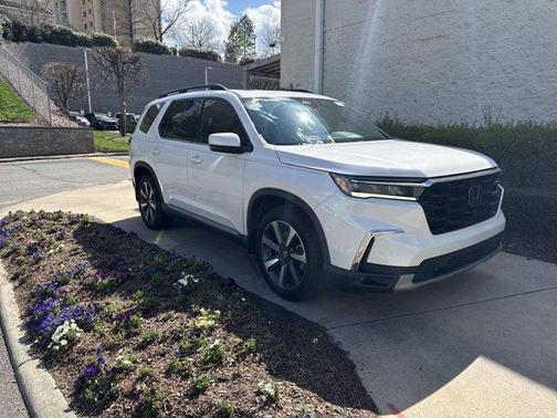 2023 Honda Pilot Touring