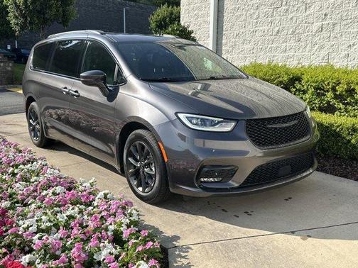 2021 Chrysler Pacifica Touring-L