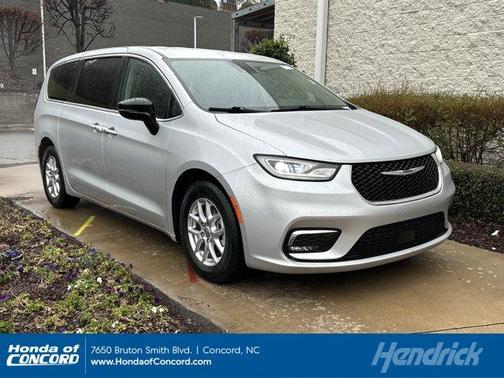 2024 Chrysler Pacifica Touring-L