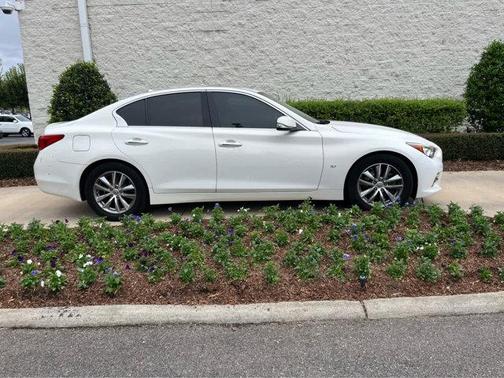 2015 INFINITI Q50 Premium