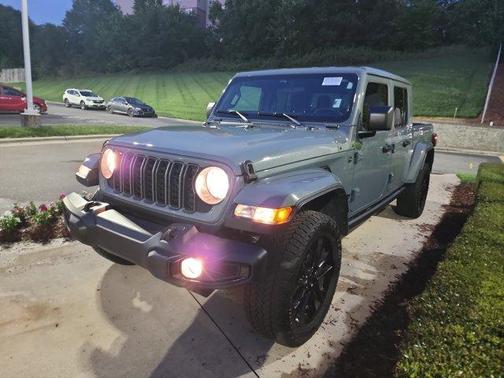 Anvil Clearcoat 2024 Jeep Gladiator Nighthawk