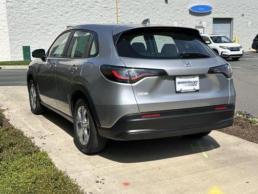 Lunar Silver Metallic 2024 Honda HR-V LX