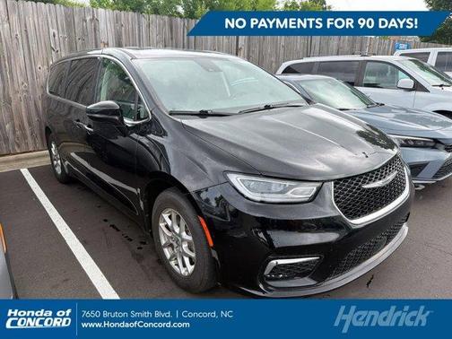 Diamond Black 2024 Chrysler Pacifica Touring-L