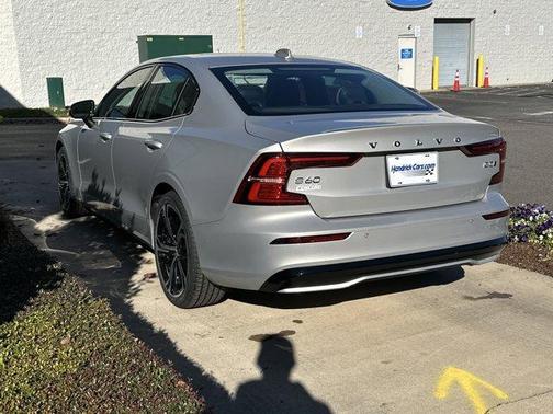 2024 Volvo S60 B5 Core Dark Theme