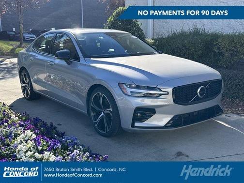 2024 Volvo S60 B5 Core Dark Theme