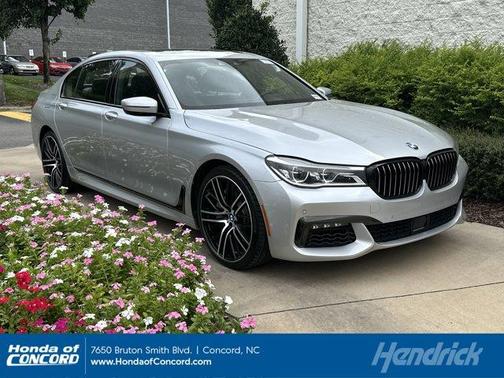 2019 BMW 750 i