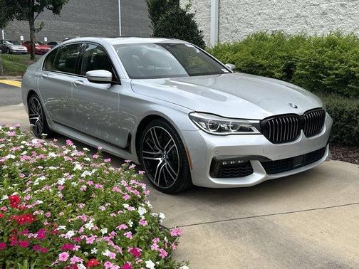 2019 BMW 750 i