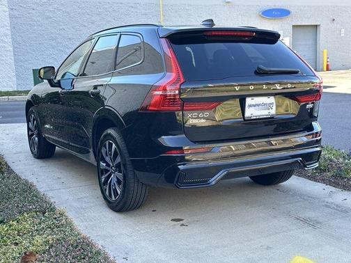 2025 Volvo XC60 B5 Plus