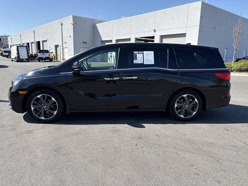 Crystal Black Pearl 2023 Honda Odyssey Elite