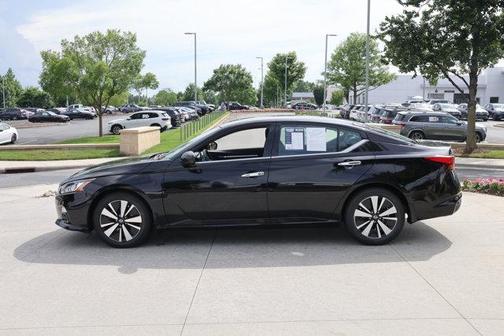2022 Nissan Altima 2.5 SL