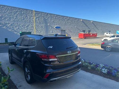 2017 Hyundai SANTA FE SE Ultimate