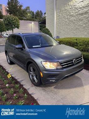 Platinum Gray Metallic 2020 Volkswagen Tiguan 2.0T SEL