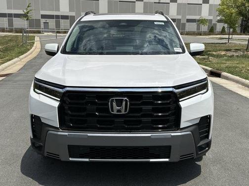 Platinum White Pearl 2026 Honda Pilot Touring