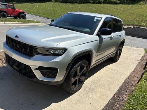 Silver Zynith 2022 Jeep Grand Cherokee Altitude