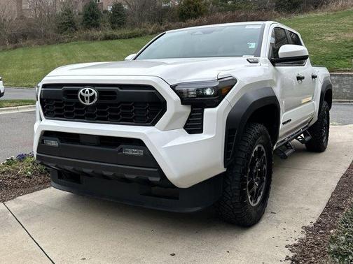 2025 Toyota Tacoma Hybrid TRD