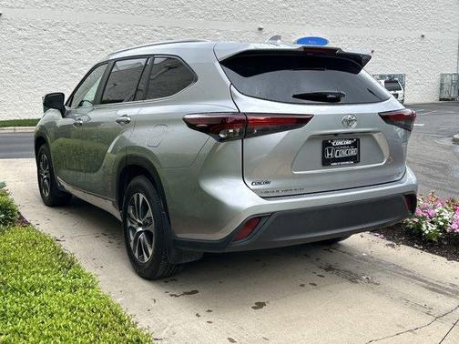 2024 Toyota Highlander XLE