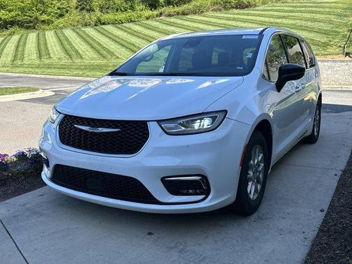 2024 Chrysler Pacifica Touring-L