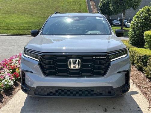 Sonic Gray Pearl 2025 Honda Pilot Black Edition