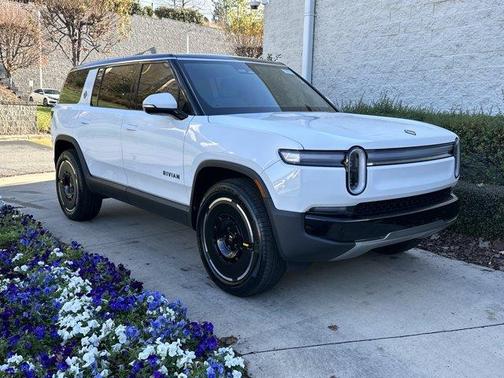 2025 Rivian R1S Adventure