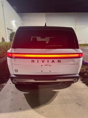 2025 Rivian R1S Adventure