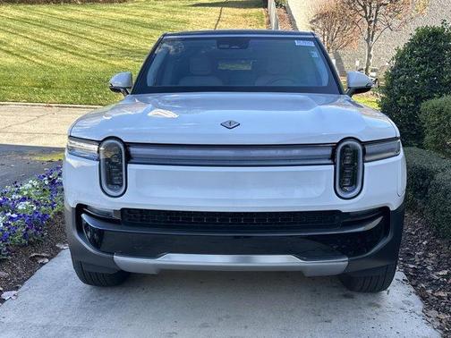2025 Rivian R1S Adventure